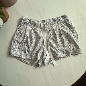 Lululemon Spring BreakAway Short Dottie Dash